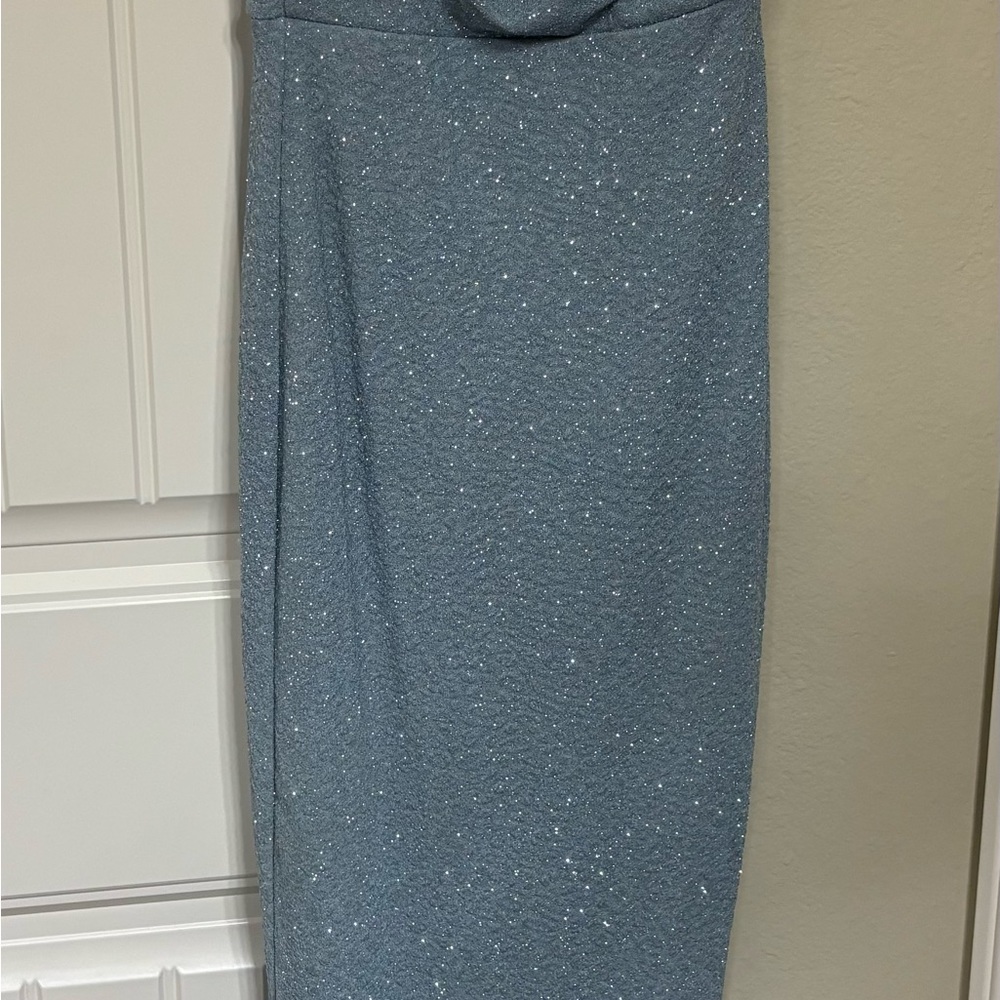 Prom dress - Picture 2 of 5